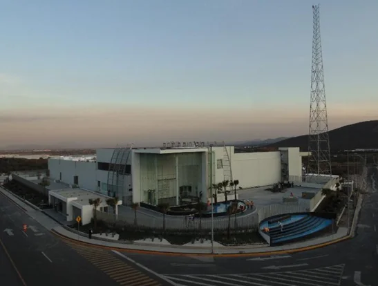 Construcción de Estructura de Concreto, Albañilerías y Acabados